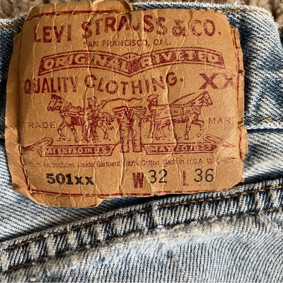 Levi's 501xx Jeans Size 32x36 Distressed Blue Denim Button Fly Light Wash USA - Picture 12 of 16